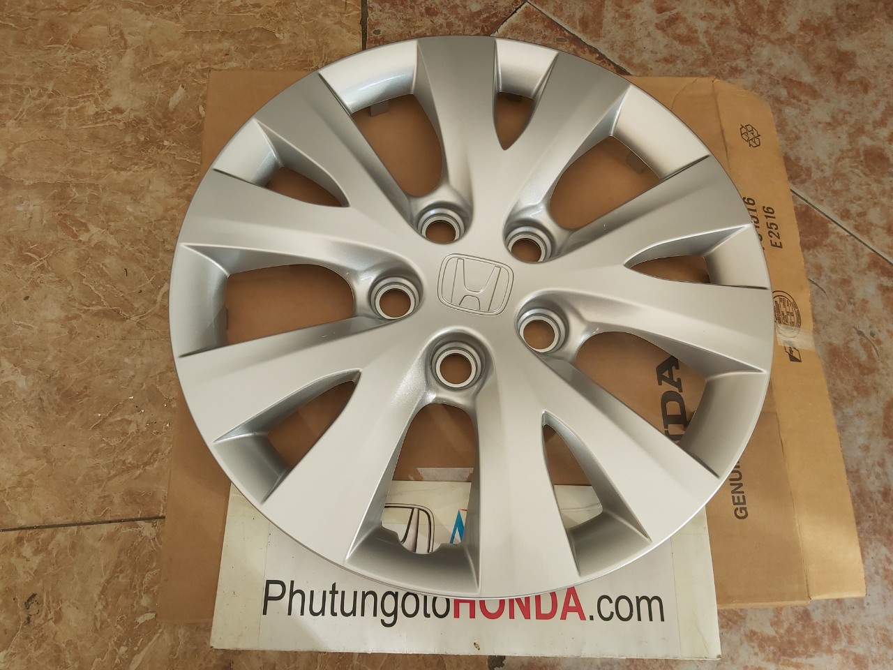 Ốp mâm xe Honda CIVIC